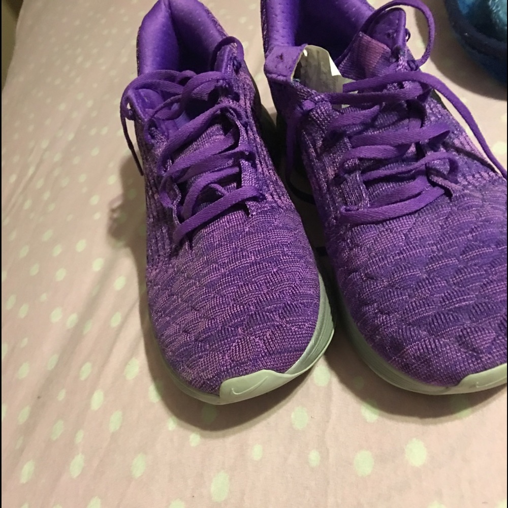 Gym shoes
